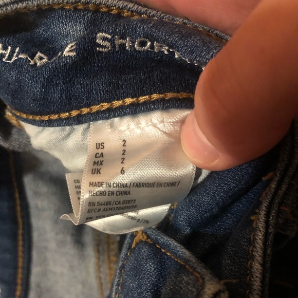 American Eagle distressed stretchy jean shorts - Picture 5 of 5